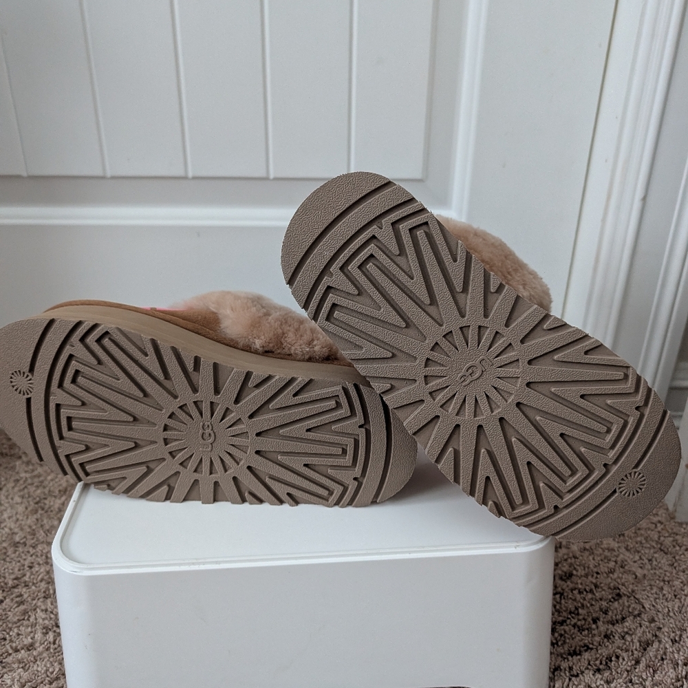 UGG Women's Fluffy Slippers - Neon Pink and Tan - Picture 3 of 4
